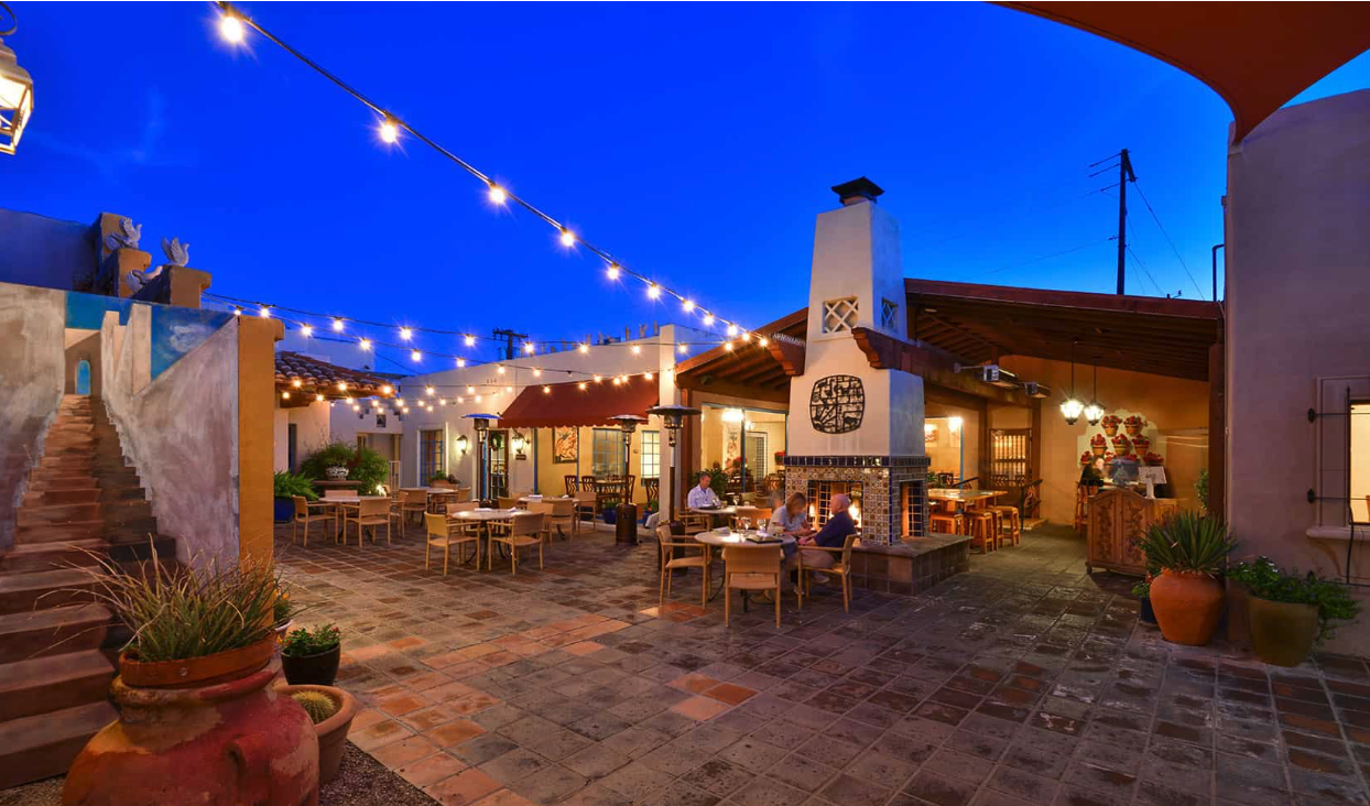 Outdoor courtyard at Lodge on the Desert